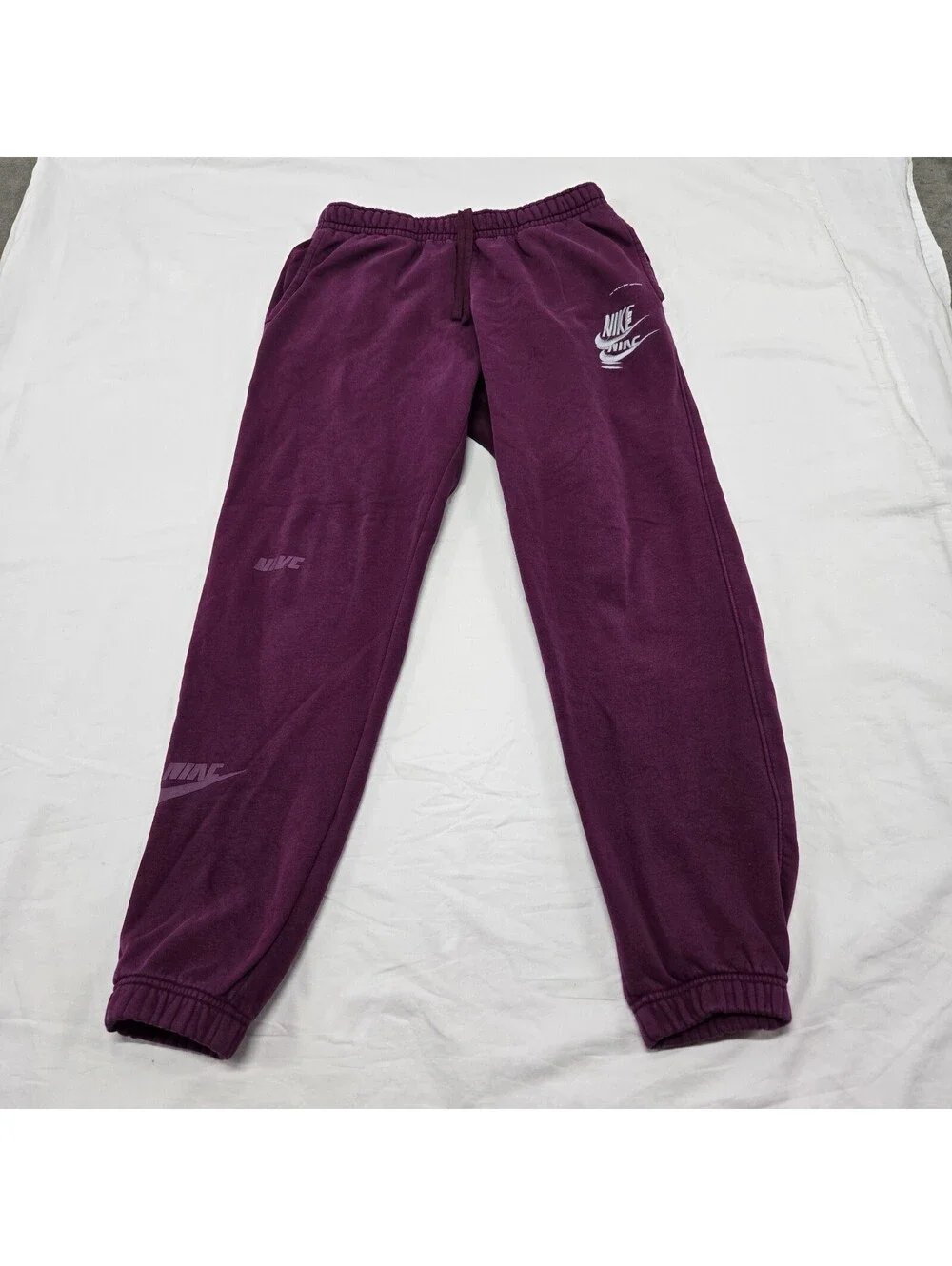 EUC Men's MEDIUM Nike Sportswear Fleece Jogger Pants Sangria Purple DM6871-610